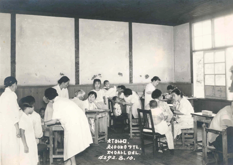 충남 청양군 정산면에서의 의료봉사활동(1959)    